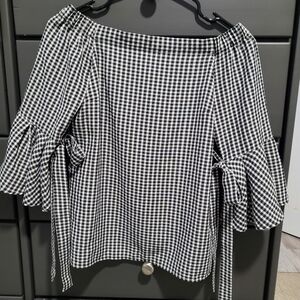 H&M Black & White Off the Shoulder Blouse